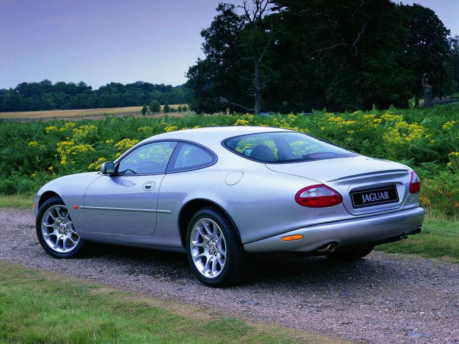  Jaguar XKR Coupe 1998 года  (фото 17 из 19)